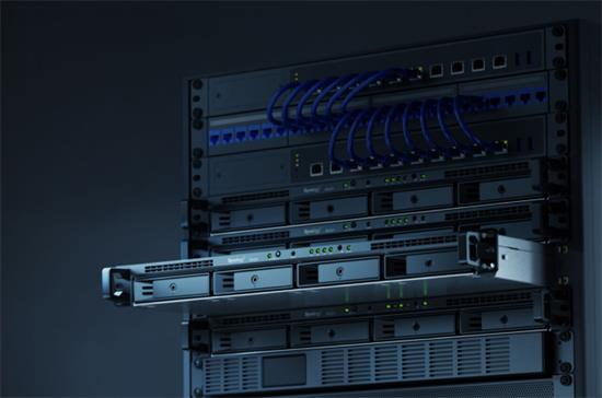 Thiết bị lưu trữ dữ liệu NAS Synology RS422+